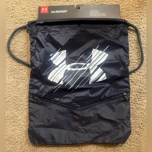 NWT Under Armour Drawstring Backpack UNISEX (Navy Blue, Black & White)